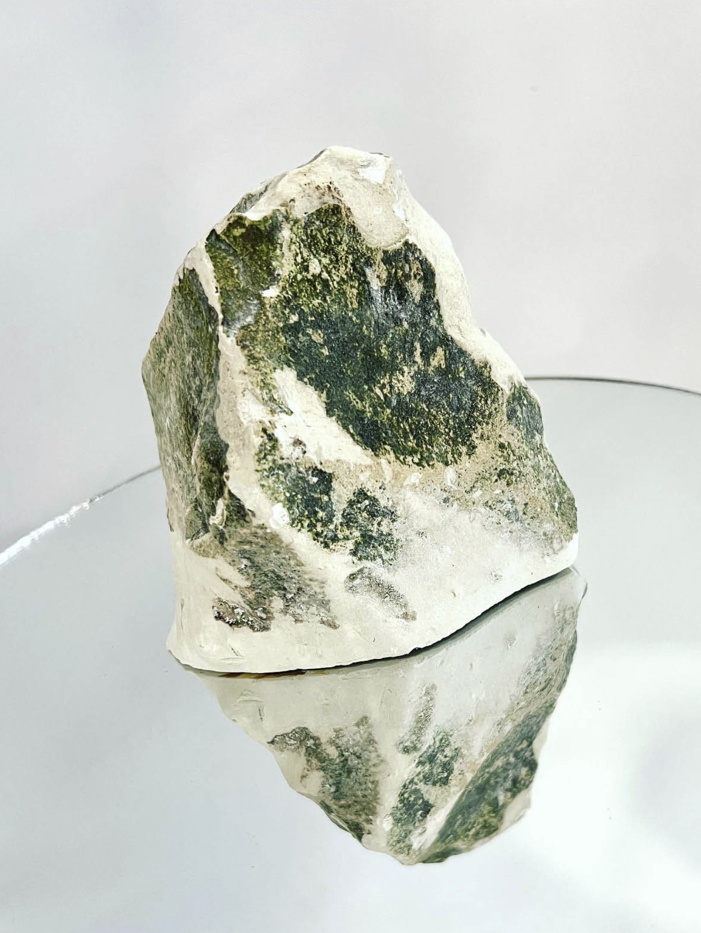 Berg - Chalk, mirror, wood - 18 x 23 x 18 cm 2